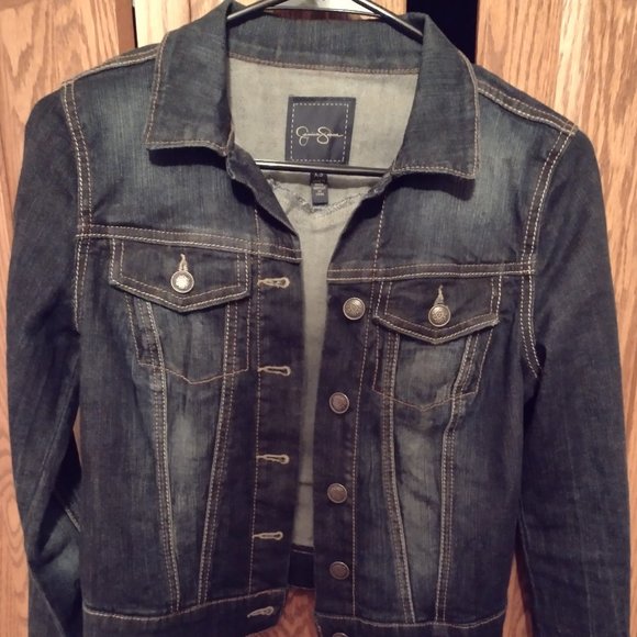 Jessica Simpson Jackets & Blazers - Jessica Simpson cropped jean jacket